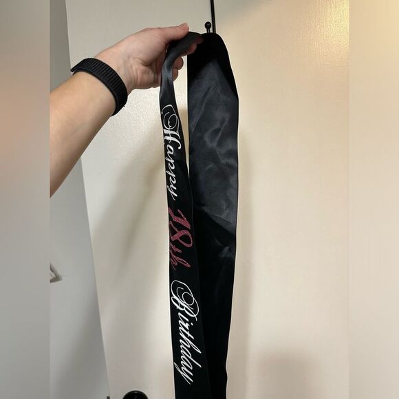 Happy 18th Birthday Sash Glittery Pink Girl Black & Pink Glitter Accessory - Picture 2 of 5